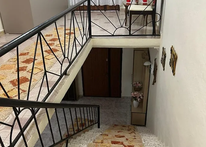 Top Guesthouse שקודר