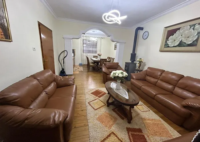 Top Guesthouse שקודר