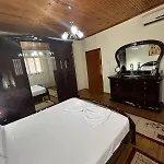 Top Guesthouse Villa *