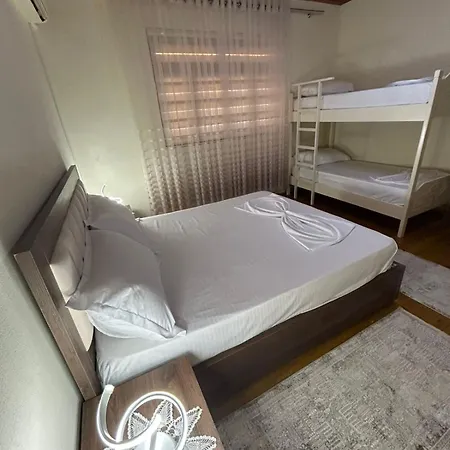 Top Guesthouse Villa *