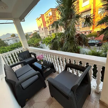 Villa Top Guesthouse *