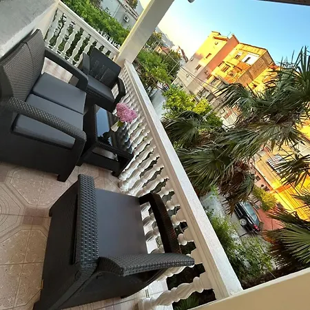 Villa Top Guesthouse *