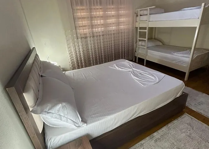 Top Guesthouse Villa *